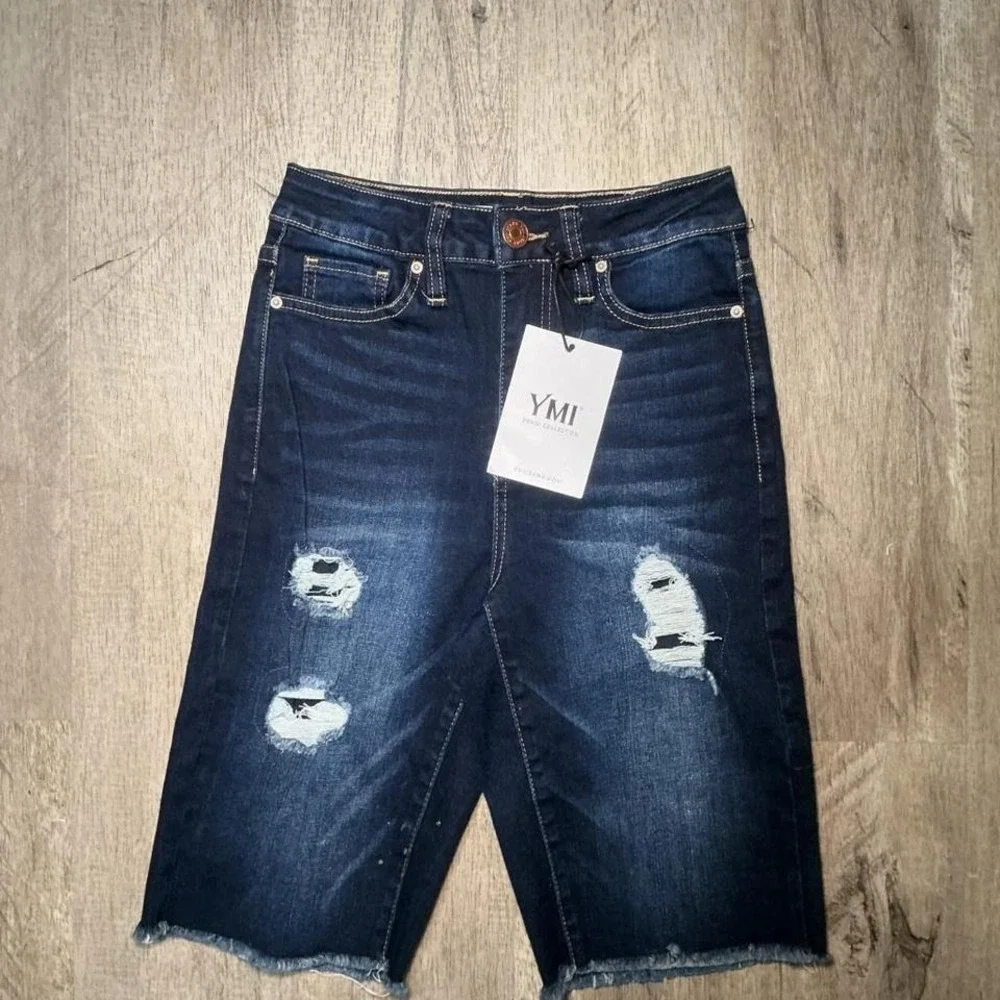 YMI Navy Dark Wash Distressed Denim‎ Shorts High Rise NWT Junior Size 28